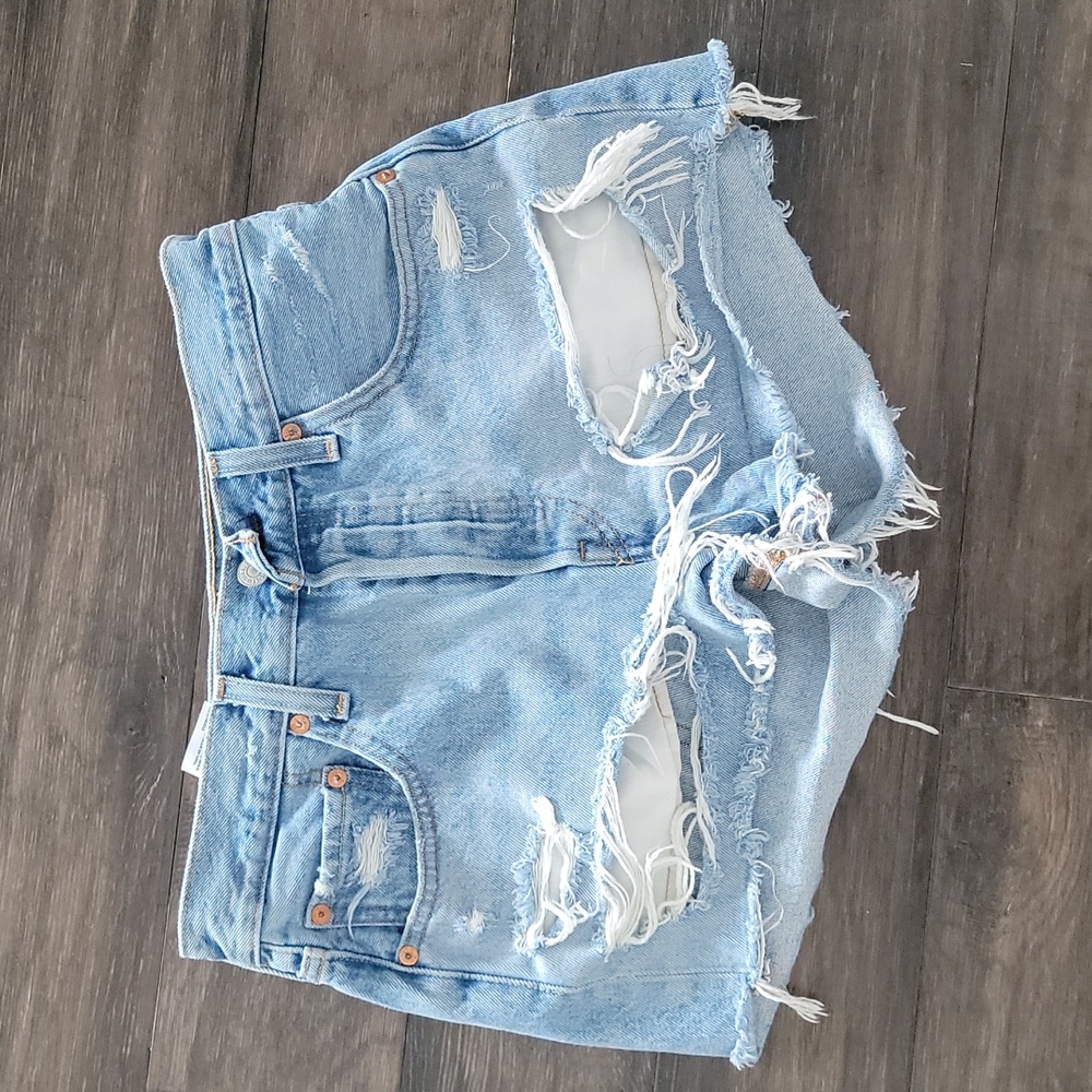 Levis